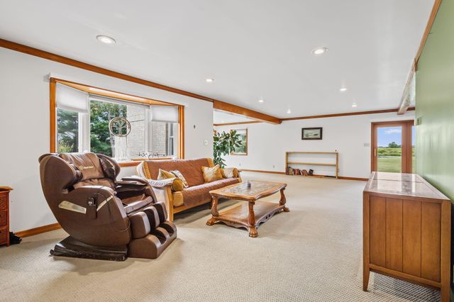 2549 E 1100 N, Demotte, IN 46310