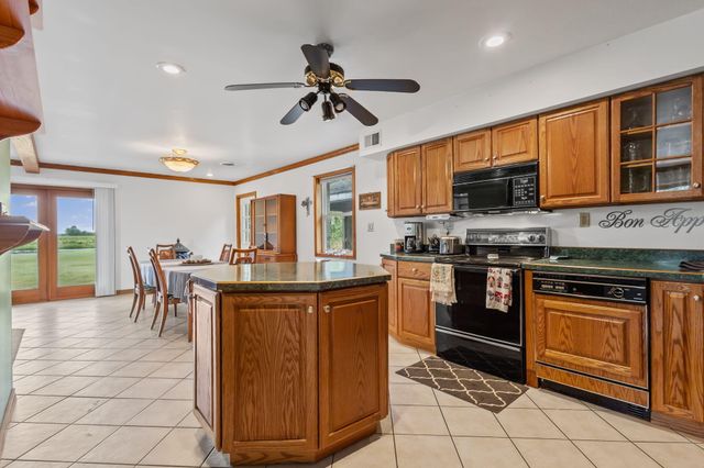 2549 E 1100 N, Demotte, IN 46310