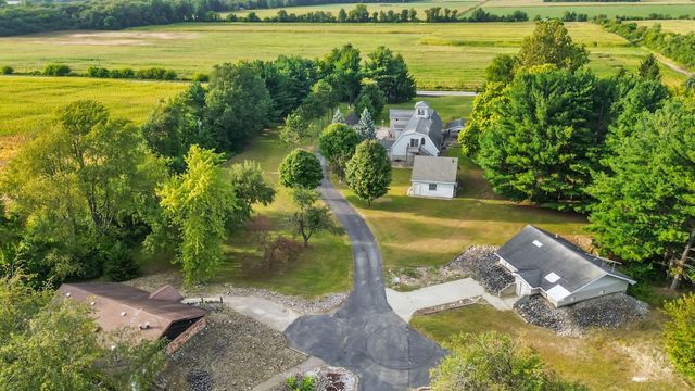 2549 E 1100 N, Demotte, IN 46310