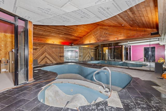 2549 E 1100 N, Demotte, IN 46310