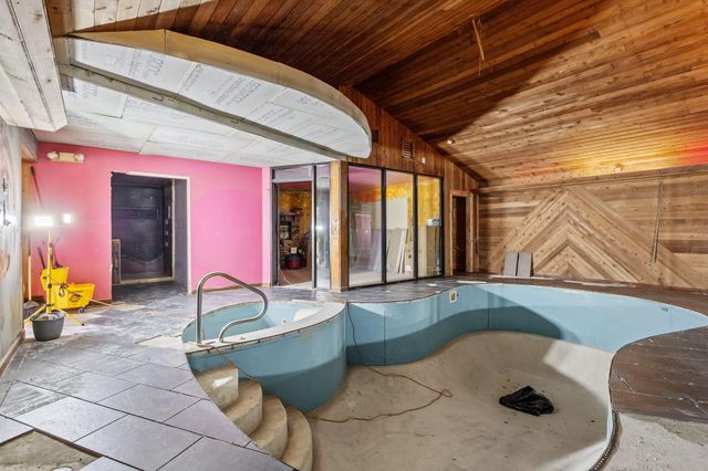 2549 E 1100 N, Demotte, IN 46310