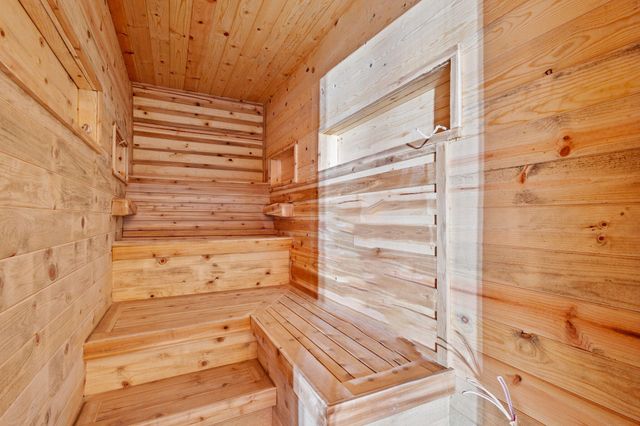 2549 E 1100 N, Demotte, IN 46310