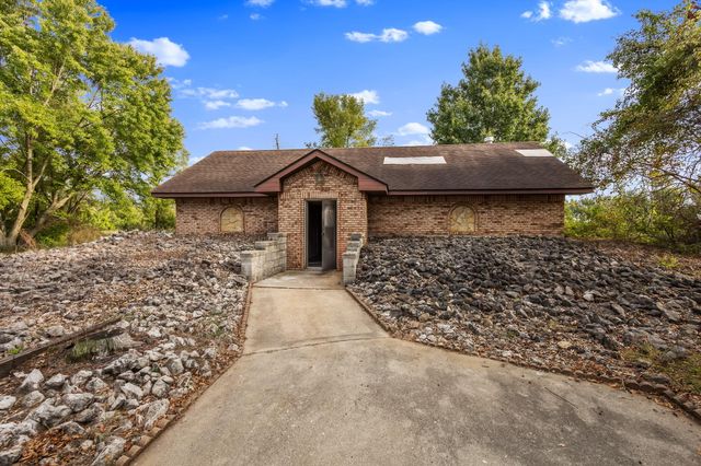 2549 E 1100 N, Demotte, IN 46310