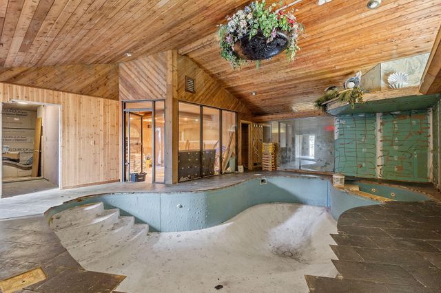 2549 E 1100 N, Demotte, IN 46310