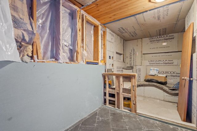 2549 E 1100 N, Demotte, IN 46310