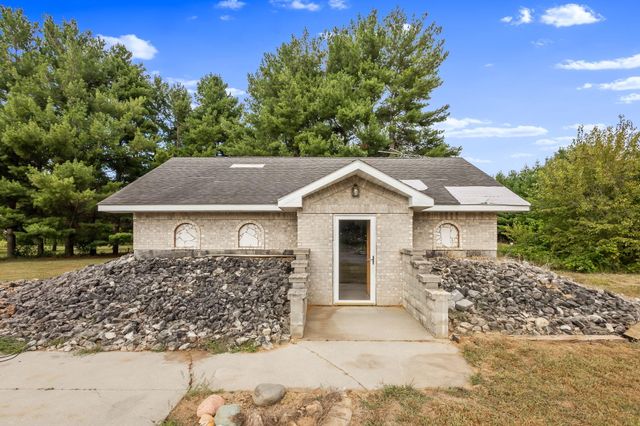 2549 E 1100 N, Demotte, IN 46310