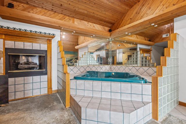 2549 E 1100 N, Demotte, IN 46310