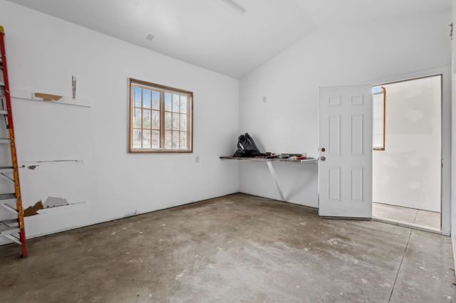 2549 E 1100 N, Demotte, IN 46310