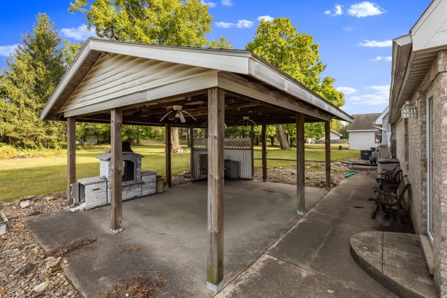 2549 E 1100 N, Demotte, IN 46310