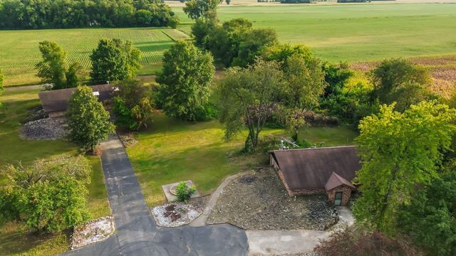 2549 E 1100 N, Demotte, IN 46310