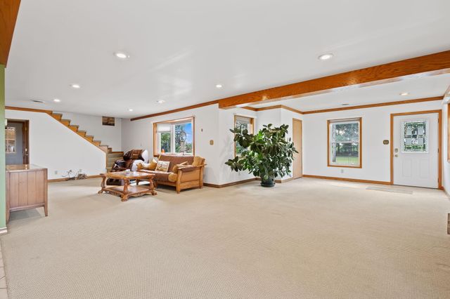 2549 E 1100 N, Demotte, IN 46310