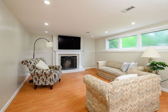 79 Hilltop St, Milton, MA 02186