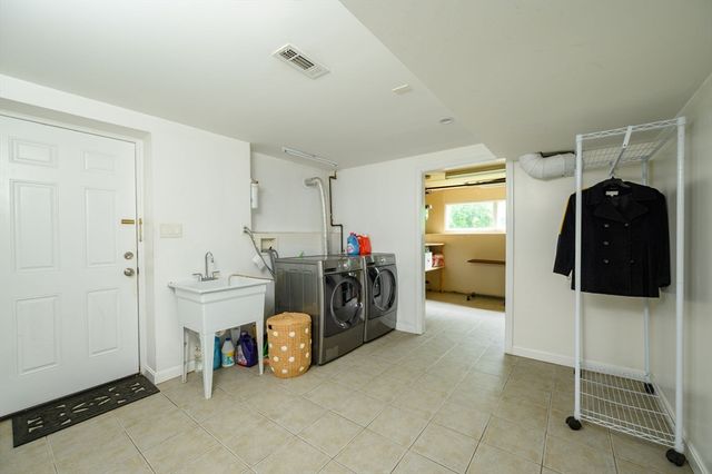 79 Hilltop St, Milton, MA 02186