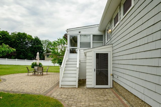 79 Hilltop St, Milton, MA 02186