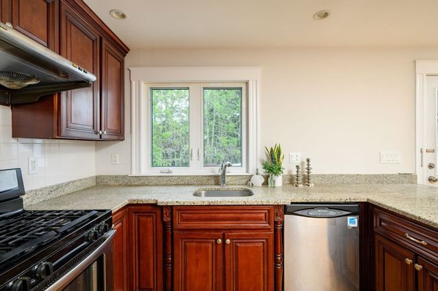 79 Hilltop St, Milton, MA 02186