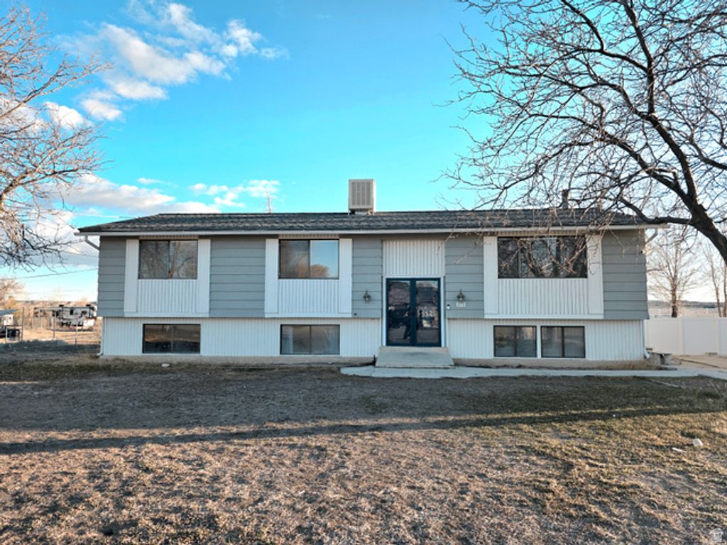 Image 2 of property listing at 631 W MAIN ST, Wellington, UT 84542