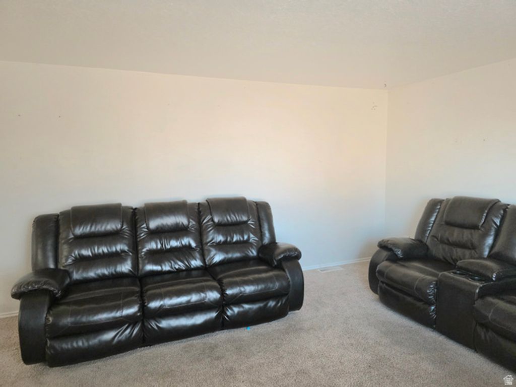 Image 3 of property listing at 631 W MAIN ST, Wellington, UT 84542