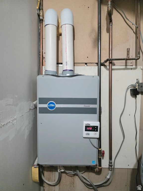 Image 26 of property listing at 631 W MAIN ST, Wellington, UT 84542