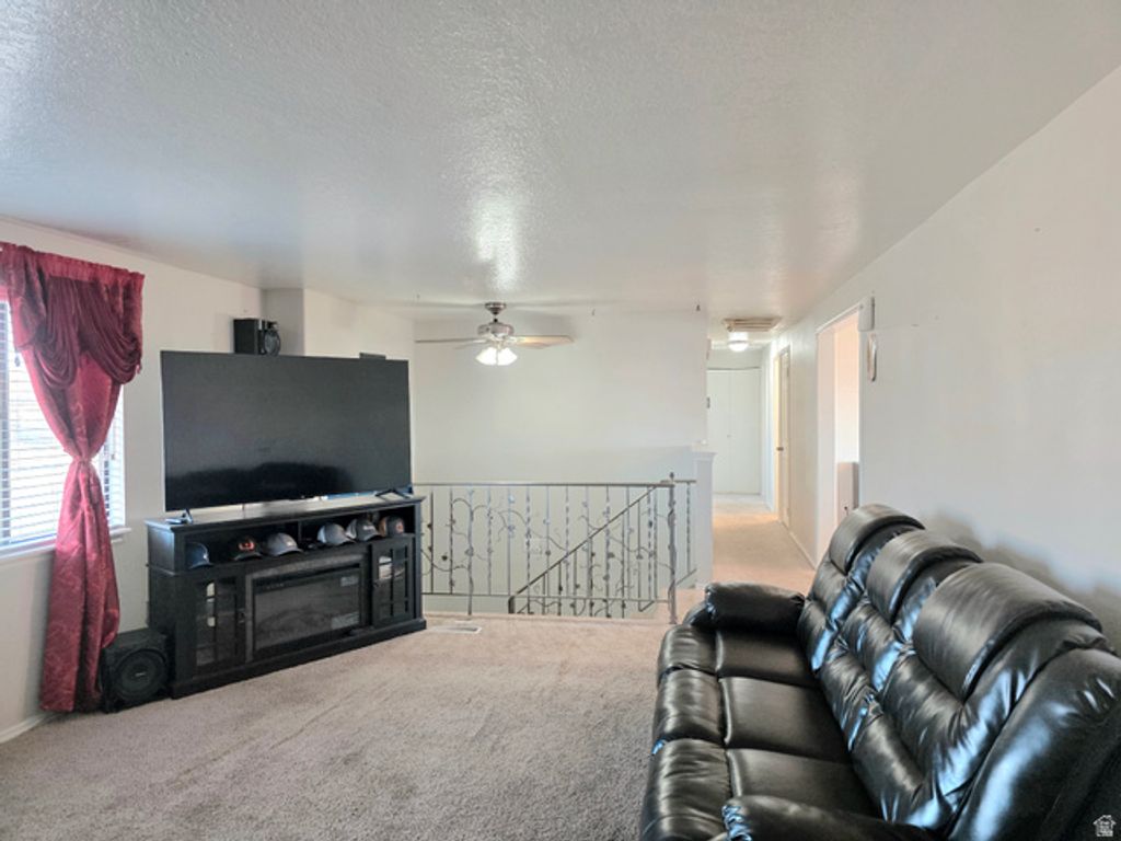 Image 4 of property listing at 631 W MAIN ST, Wellington, UT 84542