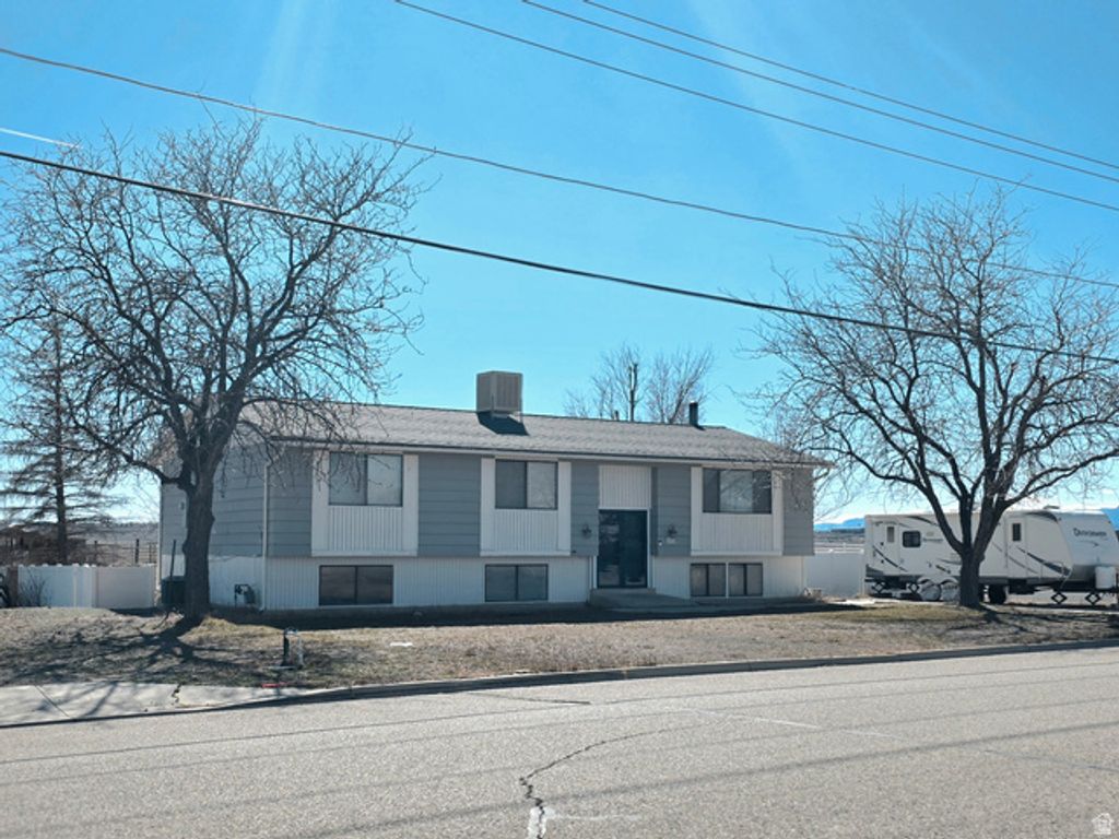 Image 31 of property listing at 631 W MAIN ST, Wellington, UT 84542
