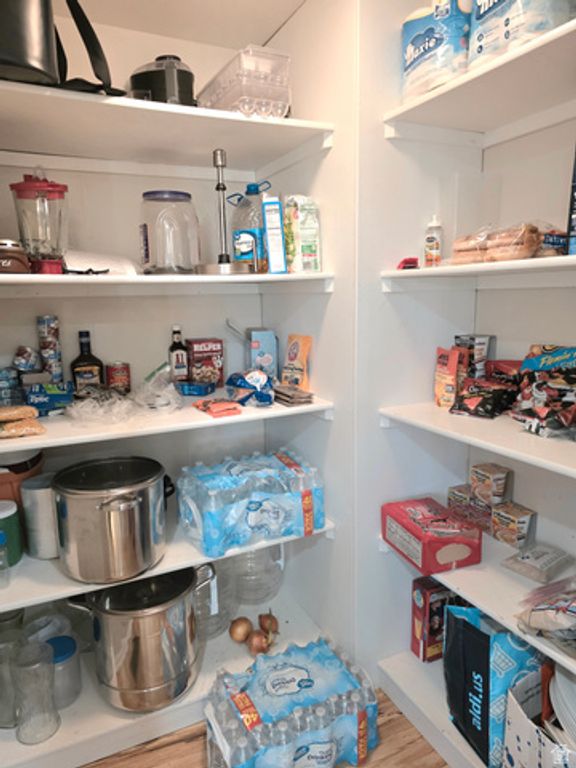 Image 9 of property listing at 631 W MAIN ST, Wellington, UT 84542