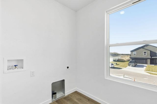 1077 W Madison Drive, Rogersville, MO 65742