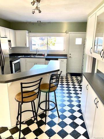702 S Altadena Avenue, Royal Oak, MI 48067