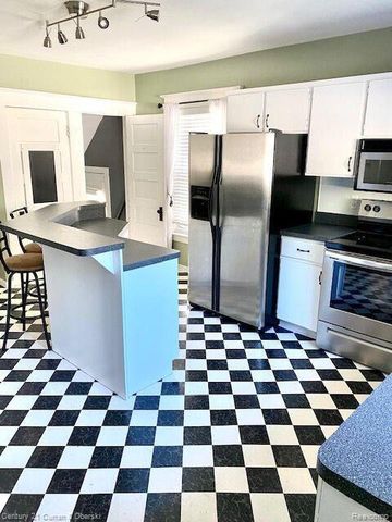 702 S Altadena Avenue, Royal Oak, MI 48067