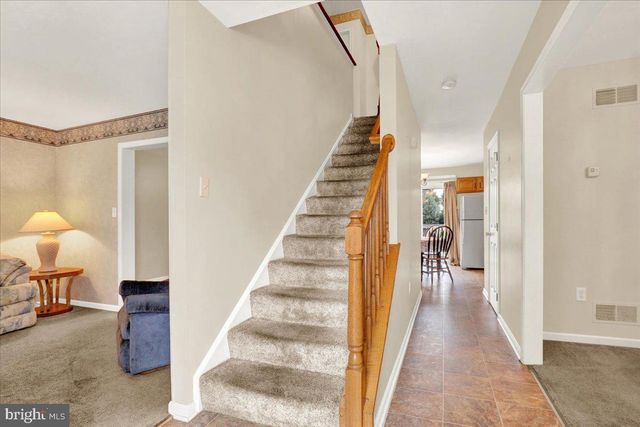 74 APPLE BLOSSOM DR, Lancaster, PA 17602