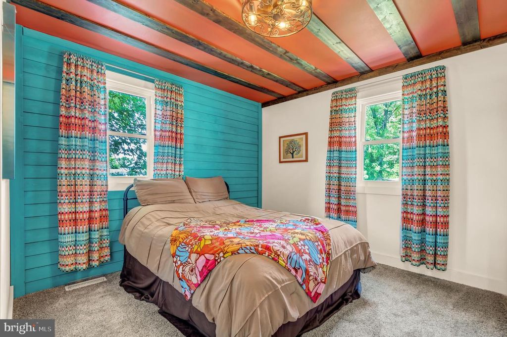 Image 17 of property listing at 2412 JARSEY AVE, Baltimore, MD 21219