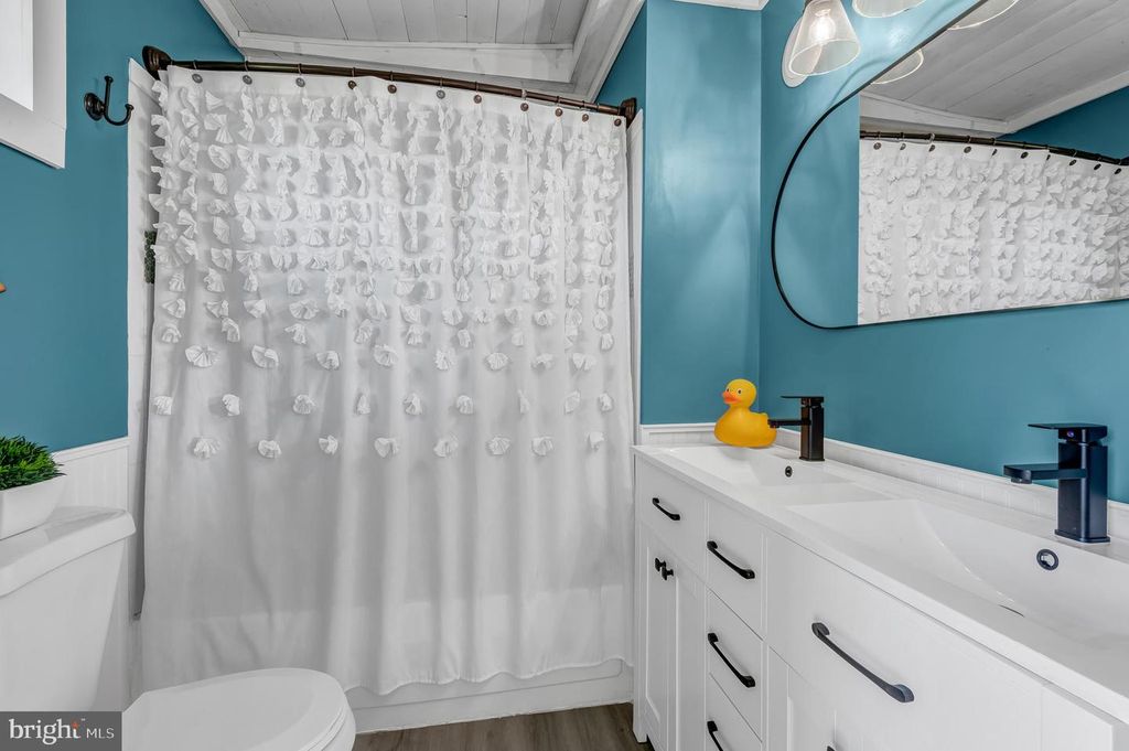 Image 21 of property listing at 2412 JARSEY AVE, Baltimore, MD 21219