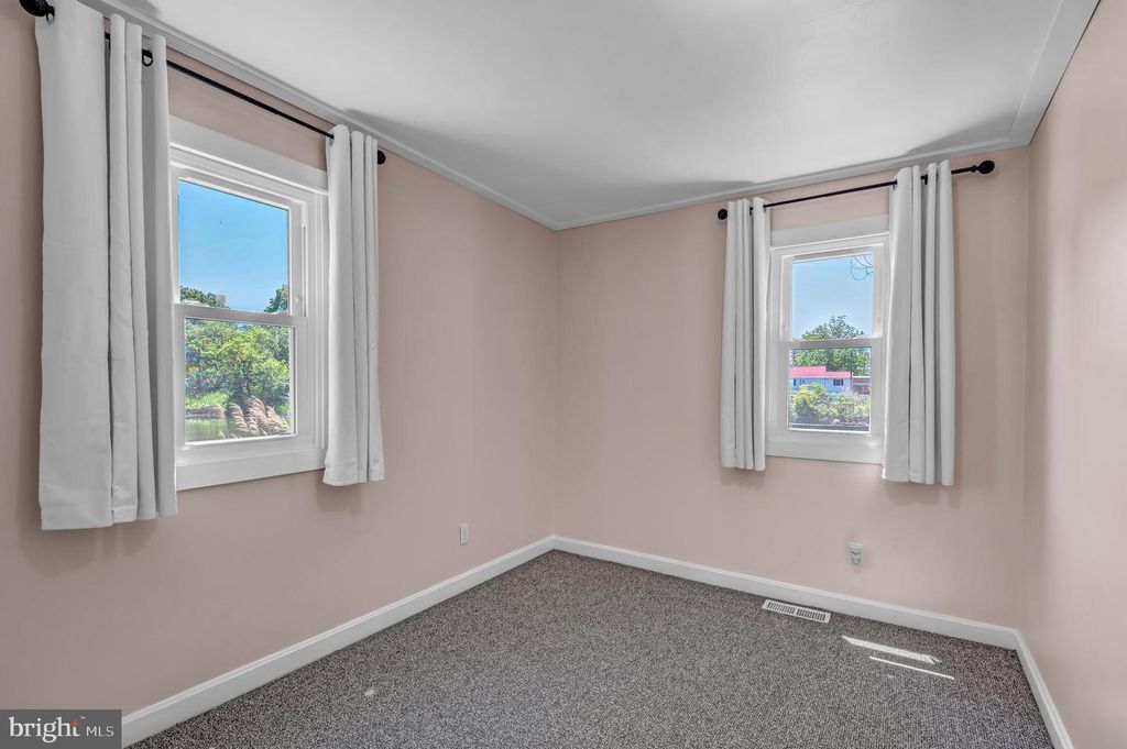 Image 24 of property listing at 2412 JARSEY AVE, Baltimore, MD 21219