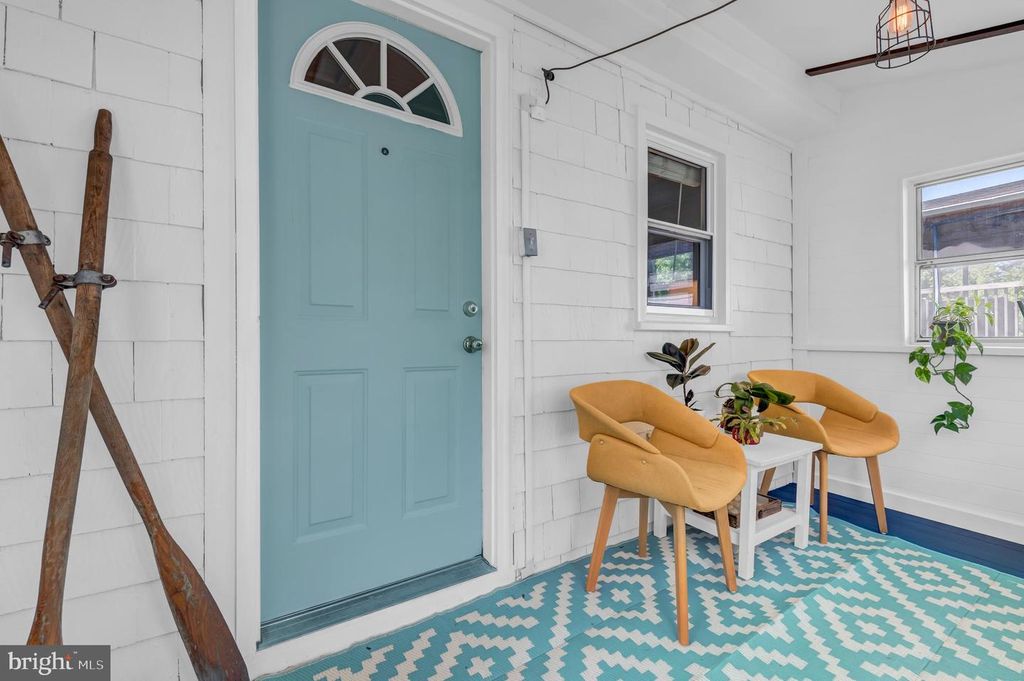 Image 5 of property listing at 2412 JARSEY AVE, Baltimore, MD 21219