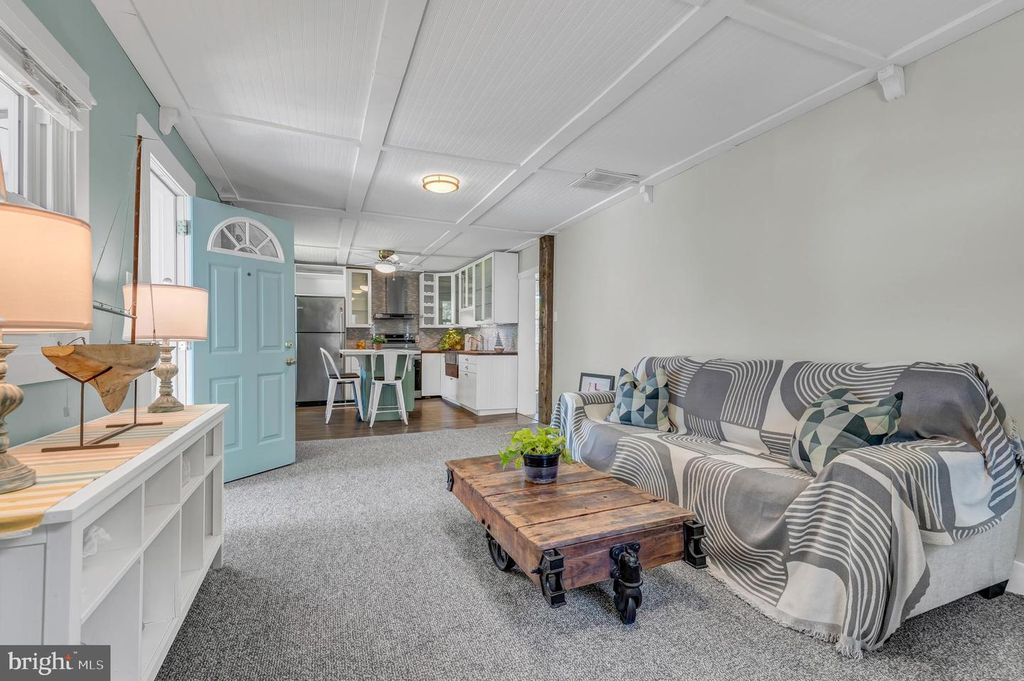 Image 7 of property listing at 2412 JARSEY AVE, Baltimore, MD 21219