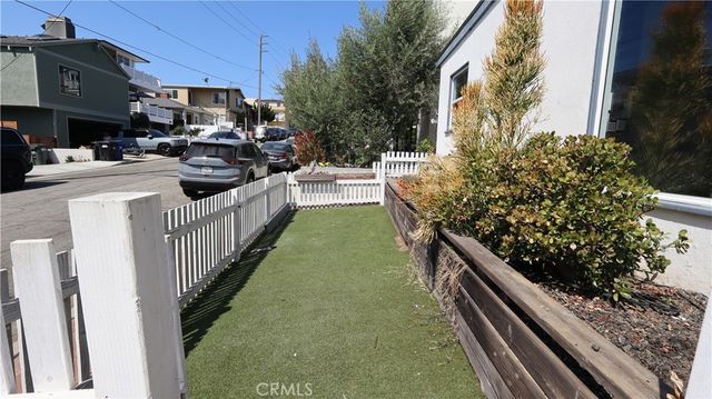 429 28th St., Hermosa Beach, CA 90254