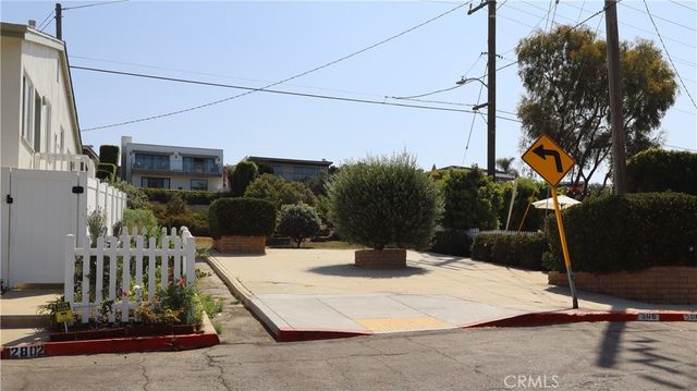 429 28th St., Hermosa Beach, CA 90254