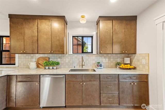 1013 NW 80th Street, Seattle, WA 98117