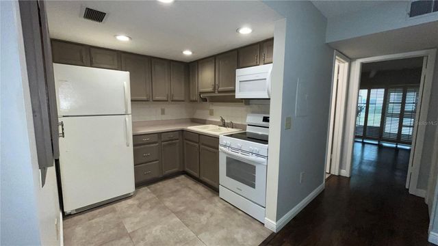 870 VIRGINIA STREET 111, Dunedin, FL 34698