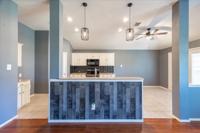 10356 Bradshaw Drive, Fort Worth, TX 76108