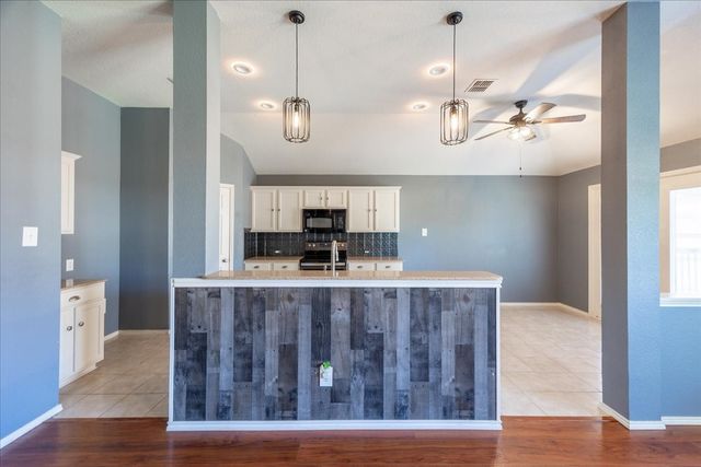 10356 Bradshaw Drive, Fort Worth, TX 76108