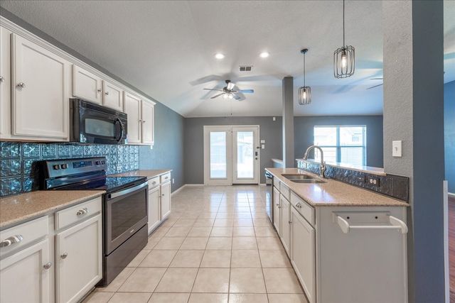 10356 Bradshaw Drive, Fort Worth, TX 76108