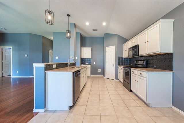 10356 Bradshaw Drive, Fort Worth, TX 76108