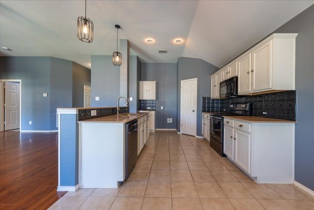 10356 Bradshaw Drive, Fort Worth, TX 76108