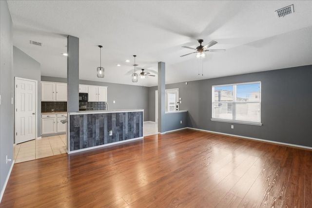 10356 Bradshaw Drive, Fort Worth, TX 76108