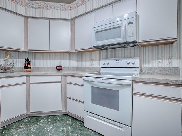 25348 CRESTWATER DRIVE, Leesburg, FL 34748