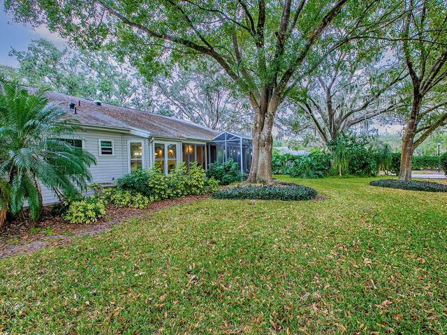 25348 CRESTWATER DRIVE, Leesburg, FL 34748