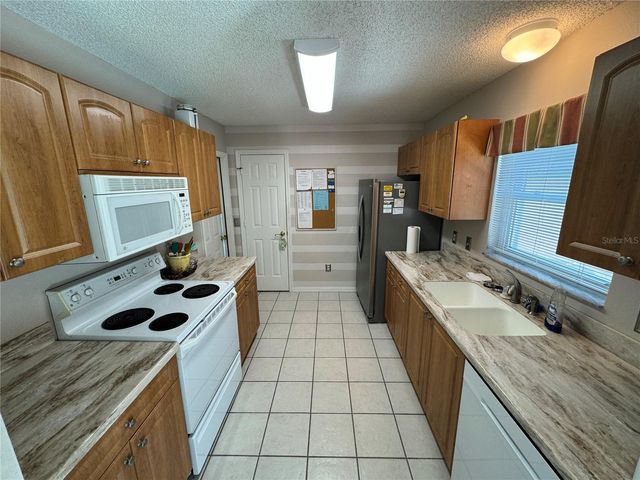 616 ENCONTO STREET, Lady Lake, FL 32159