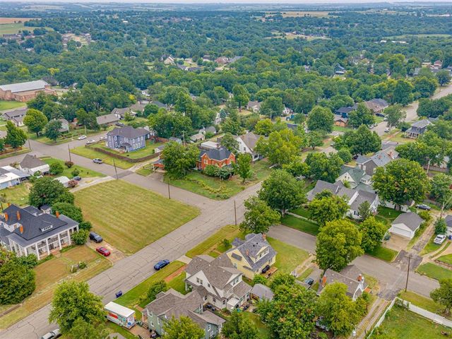 623 E Warner Avenue, Guthrie, OK 73044