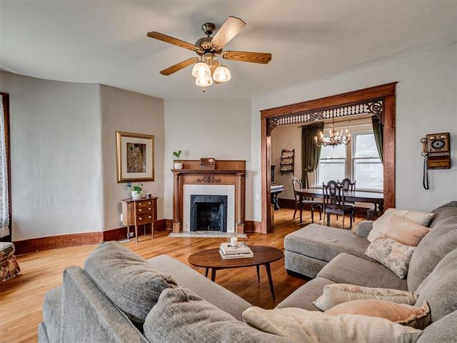 623 E Warner Avenue, Guthrie, OK 73044