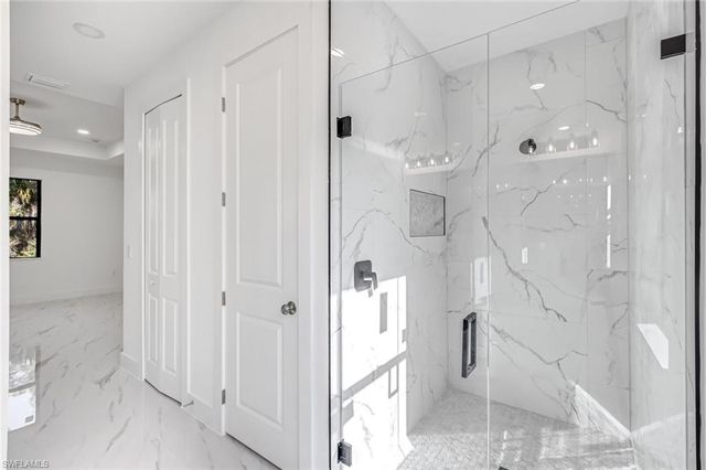 2113 Grayson AVE, Alva, FL 33920